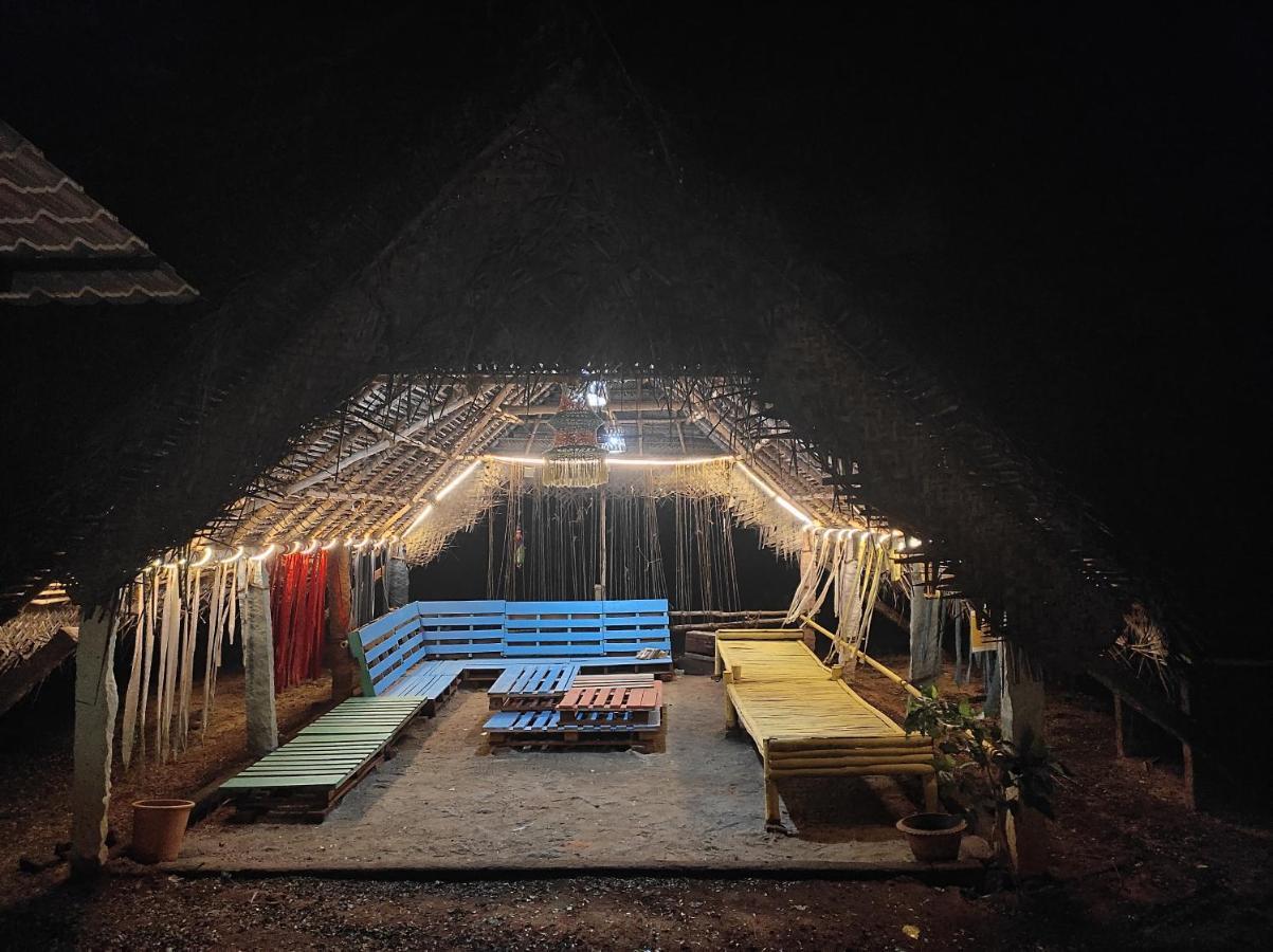Travellers Tribe By Livelehood Habitat Vandrehjem Auroville Eksteriør billede