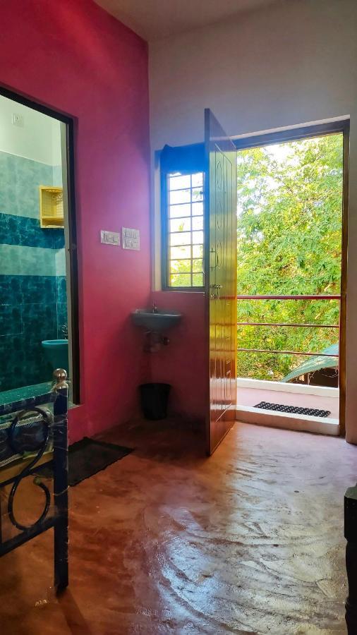 Travellers Tribe By Livelehood Habitat Vandrehjem Auroville Eksteriør billede
